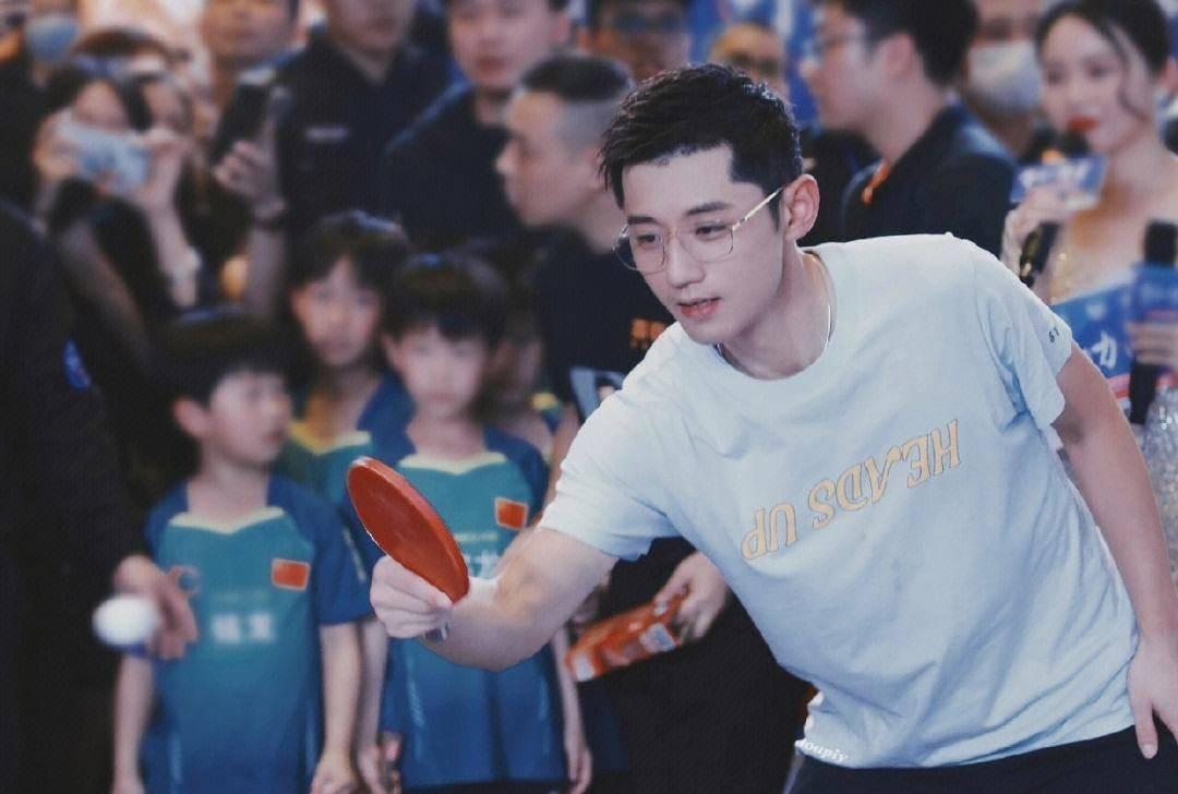 包含篮球明星张继科将破纪录的词条