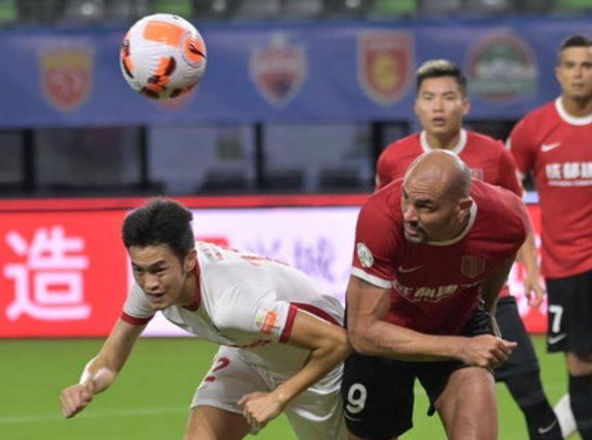 山东鲁能客场挑战上海绿地申花，争夺关键三分的简单介绍