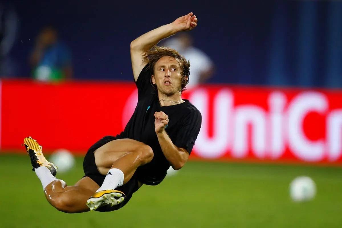 包含连胜势头难挡！体操豪取十连胜的词条