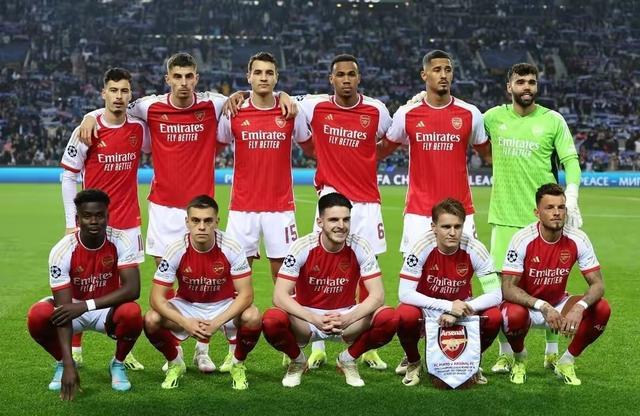 巴黎碾压那不勒斯,马丁内利高光表现 巴黎碾压那不勒斯,马丁内利高光表现